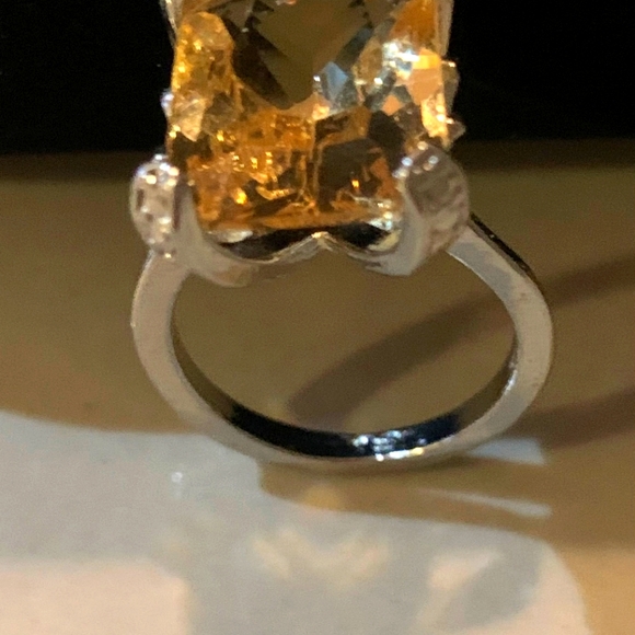 Ring Size-8 zirconia champagne stone flower design - Picture 2 of 5